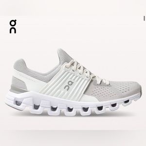 New without box women’s Cloudswift in glacier/white